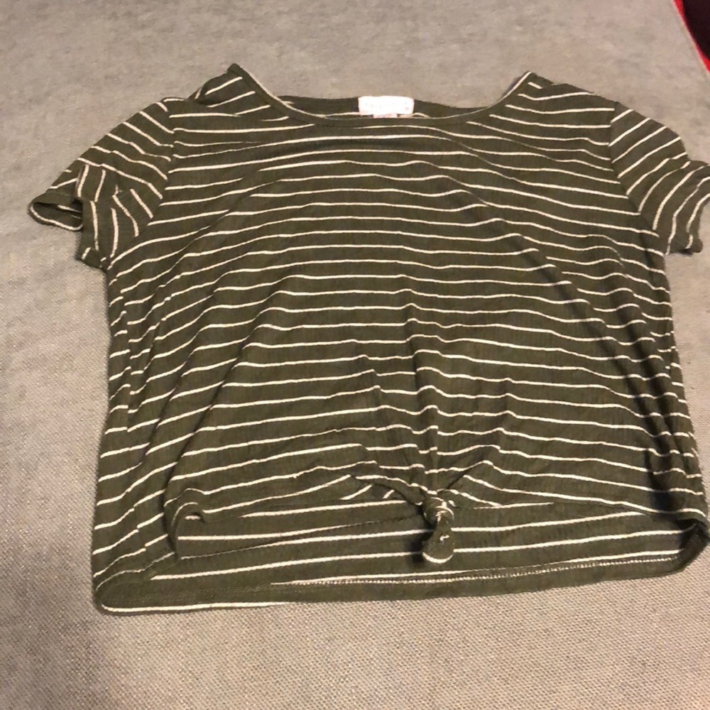 Green and white striped cropped short sleeve